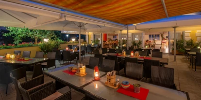 Winterhochzeit - Mistelbach (Mistelbach) - Terrasse bei Nacht - Rochussaal