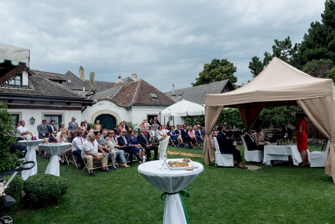 Hochzeitslocation: Heiraten im Weingut Zimmermann in Klosterneuburg.
Foto © belleandsass.com - Weingut Zimmermann