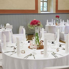 Hochzeitslocation: Festlich dekorierte Tische - Reithaus auf Schloss Heidecksburg
