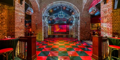 Winterhochzeit - Preisniveau: €€€ - Düsseldorf - Tanzfläche, Royal - Eventlocation WALL 7