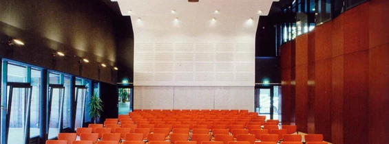 Hochzeitslocation: Kultursaal Passail (Sitzordnung Kino in Richtung Bühne) - Kultursaal Passail