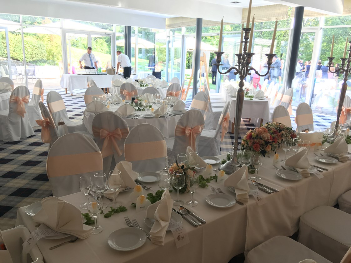 Hochzeitslocation: Wintergarten mit Gartenanteil - Berghotel Tulbingerkobel