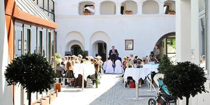 Winterhochzeit - Karlstetten - Arkadeninnenhof vierzigerhof - vierzigerhof und stiegenhaus
