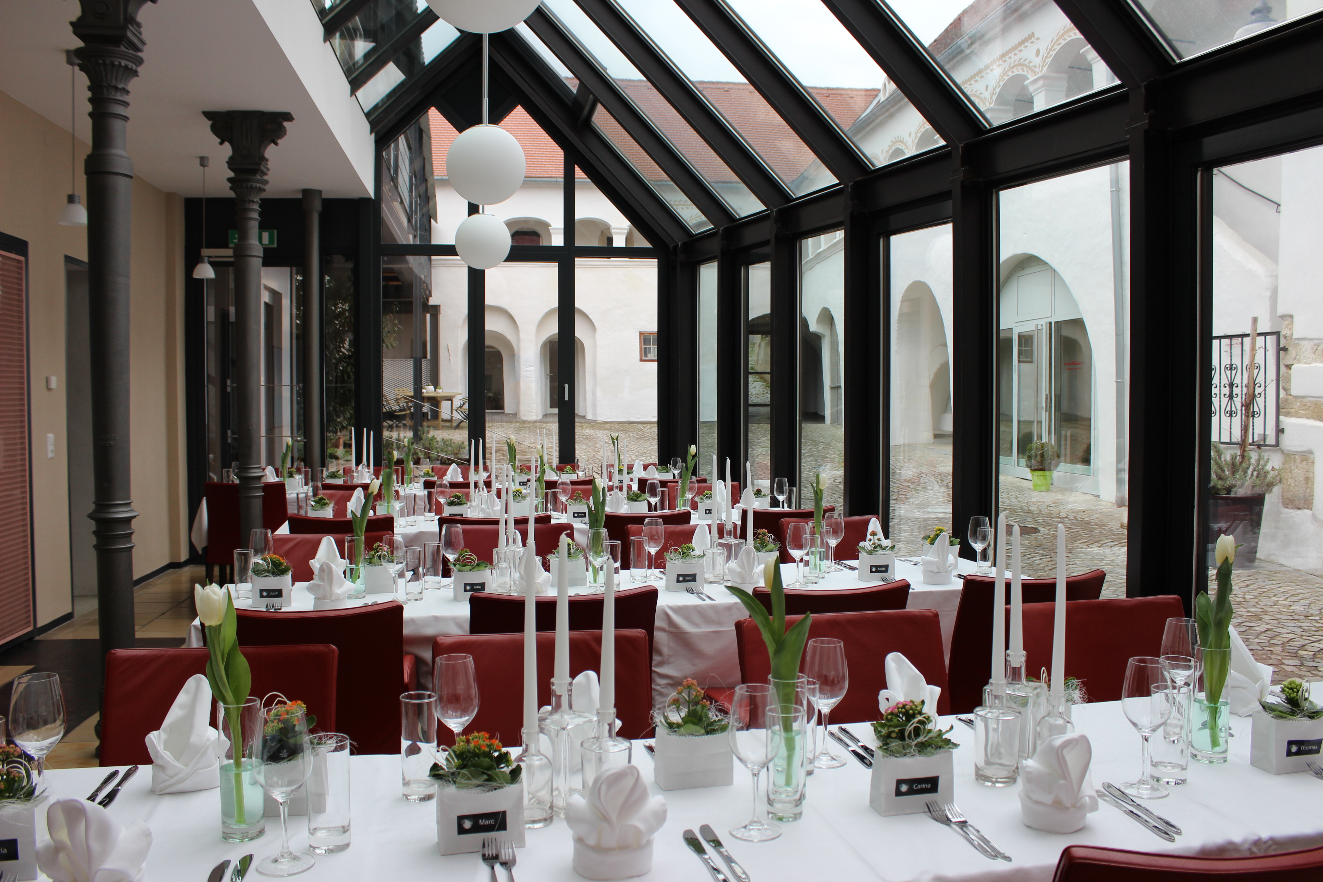 Winterhochzeit - nächstes Hotel - Wintergarten vierzigerhof - vierzigerhof und stiegenhaus