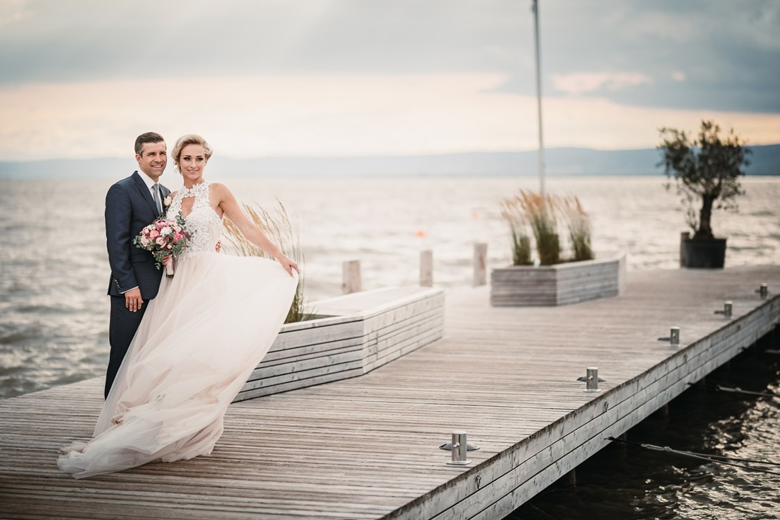 Hochzeitslocation: Der Bootsanlegesteg lädt für unvergessliche Hochzeitsfotos. - das Fritz am See