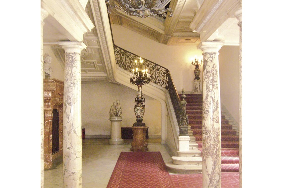 Hochzeitslocation: Ein Blick auf das Stiegenhaus des Palais Pallavicini. - Palais Pallavicini