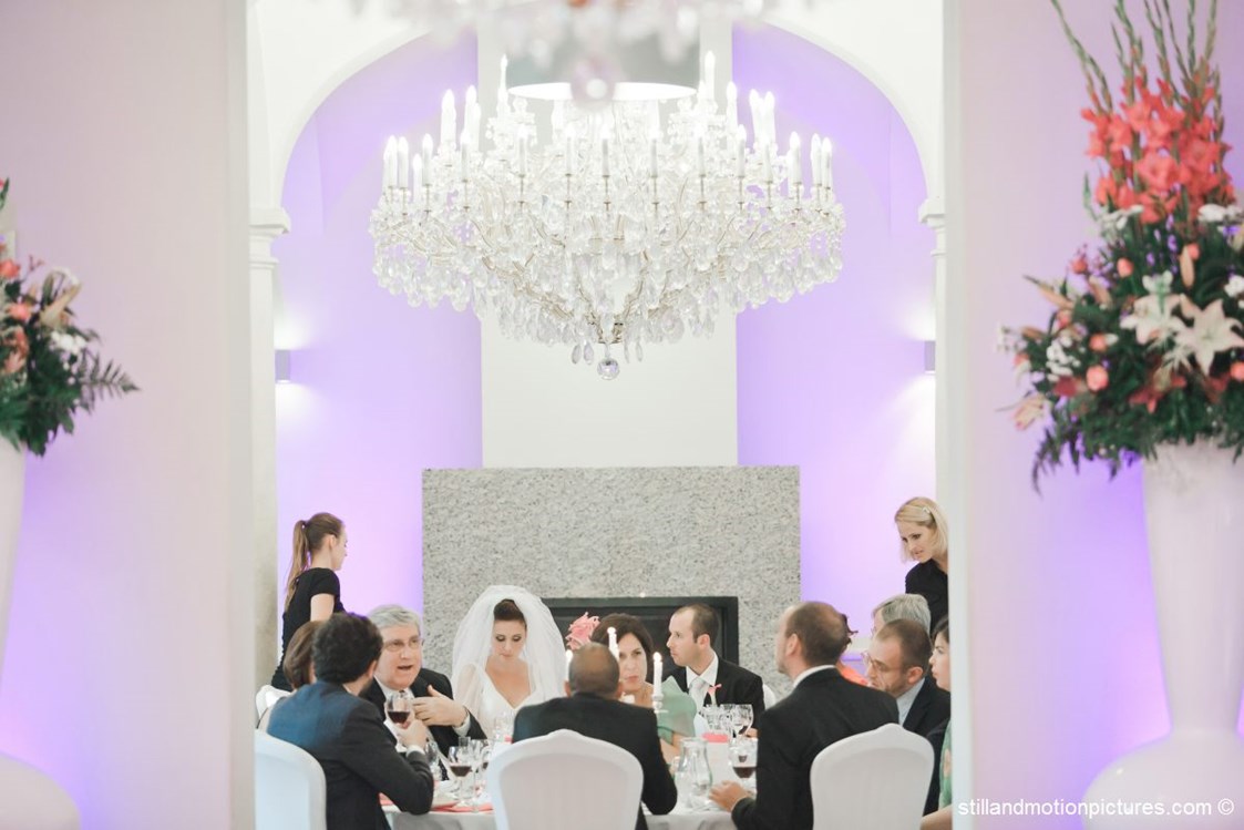 Hochzeitslocation: Feiern Sie Ihre Hochzeit im Restaurant Hrad in Bratislava.
Foto © stillandmotionpictures.com - REŠTAURÁCIA HRAD