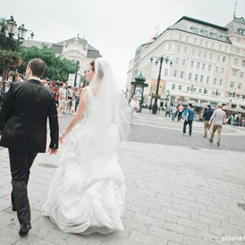 Hochzeitslocation: Feiern Sie Ihre Hochzeit im Restaurant Hrad und genießen Sie die Altstadt von Bratislava, Slowakei.
Foto © stillandmotionpictures.com - REŠTAURÁCIA HRAD
