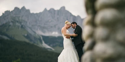 Winterhochzeit - Tirol - Der Stanglwirt bietet auch eine tolle Kulisse für Hochzeitsfotos (Blick auf das Kaiserpanorama).
Foto © formafoto.net - Bio-Hotel Stanglwirt