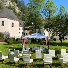 Hochzeitslocation: Standesamtliche Trauung im Schlosspark - Schloss Thörl
