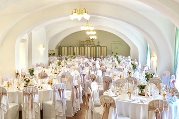 Hochzeitslocation: Großer Saal für 140 Personen - Schloss Gloggnitz