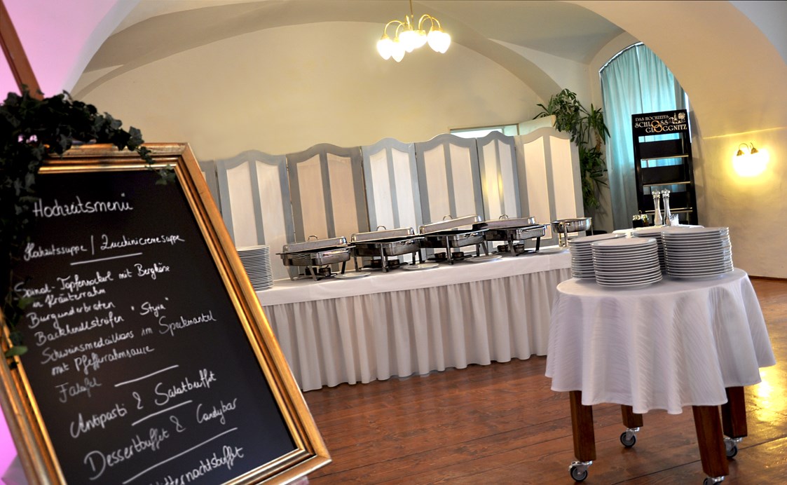 Hochzeitslocation: Buffet im großen Saal - Schloss Gloggnitz