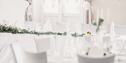 Winterhochzeit - Art der Location: Schloss - Der Festssaal des Schloss Maria Loretto. - Schloss Maria Loretto