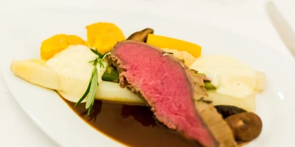 Winterhochzeit - Art der Location: Schloss - Kärnten Weidekalbin mit Lavanttaler Spargel. - Schloss Maria Loretto