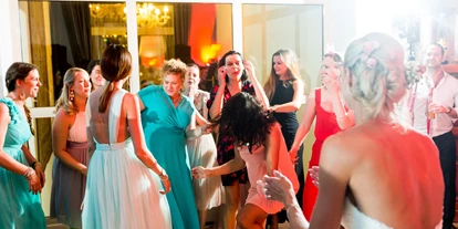 Winterhochzeit - Art der Location: Schloss - Party Gartensaal - Schloss Maria Loretto
