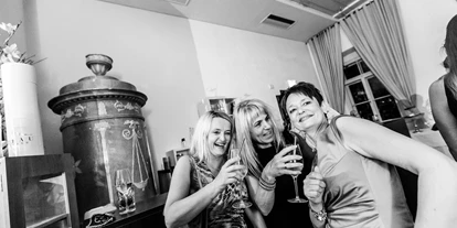 Winterhochzeit - Art der Location: Schloss - Party Gartensaal - Schloss Maria Loretto