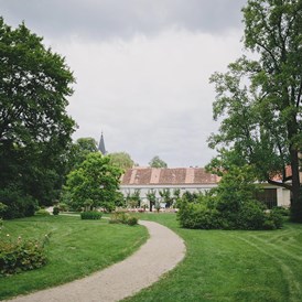 Hochzeitslocation: Genießen Sie das weitläufige Areal des Schlossparks Mühlbach.
Foto © thomassteibl.com - Schlosspark Mühlbach am Manhartsberg