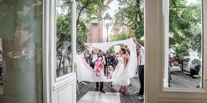 Winterhochzeit - Art der Location: Schloss - Feiern Sie Ihre Hochzeit im Kursalon Mödling.
foto © weddingreport.at - Kursalon Mödling