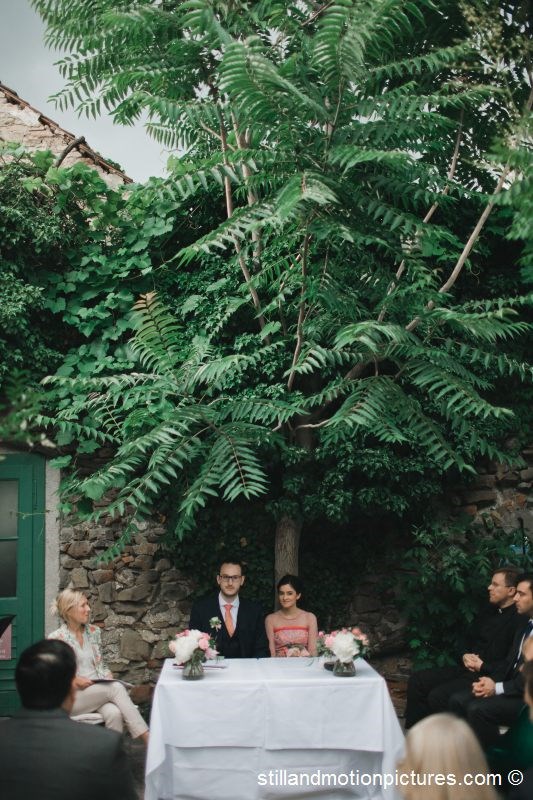 Hochzeitslocation: Heiraten in Wiens ältestem Restaurant - dem Pfarrwirt in 1190 Wien.
Foto © stillandmotionpictures.com - Pfarrwirt - Das älteste Wirtshaus Wiens