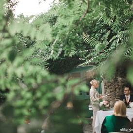 Hochzeitslocation: Heiraten in Wiens ältestem Restaurant - dem Pfarrwirt in 1190 Wien.
Foto © stillandmotionpictures.com - Pfarrwirt - Das älteste Wirtshaus Wiens